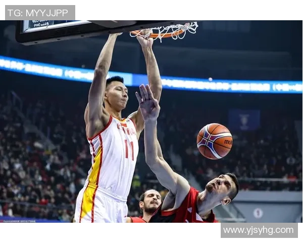 姚明亲手设计圣诞贺卡传递温暖祝福与篮球精神