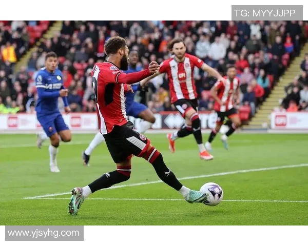 英超激战：拜仁险胜波尔图红牌事件引发全场热议与争议